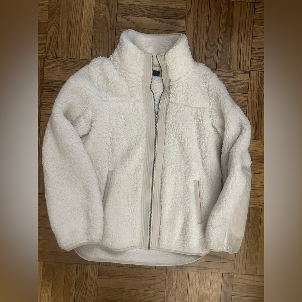 Abercrombie & Fitch Soft AF White Sherpa Zip Up Jacket - medium